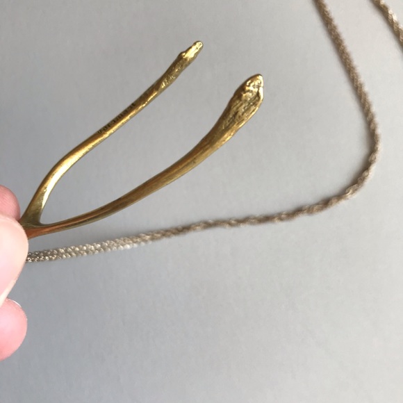 Verameat Wishbone Necklace - Picture 3 of 4